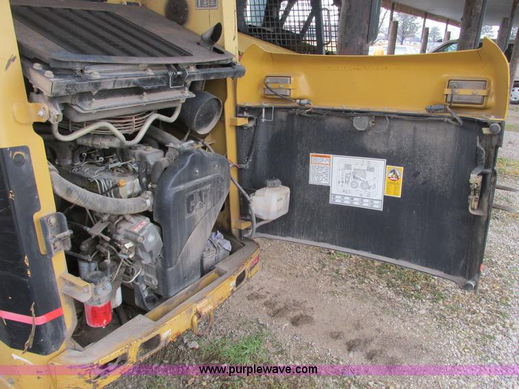 image for item F4279 2002 Caterpillar 236 skid steer
