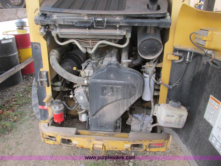 image for item F4279 2002 Caterpillar 236 skid steer