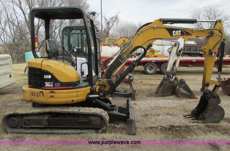 image for item F4280 2005 Caterpillar 303 CR mini excavator