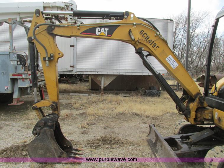 image for item F4280 2005 Caterpillar 303 CR mini excavator