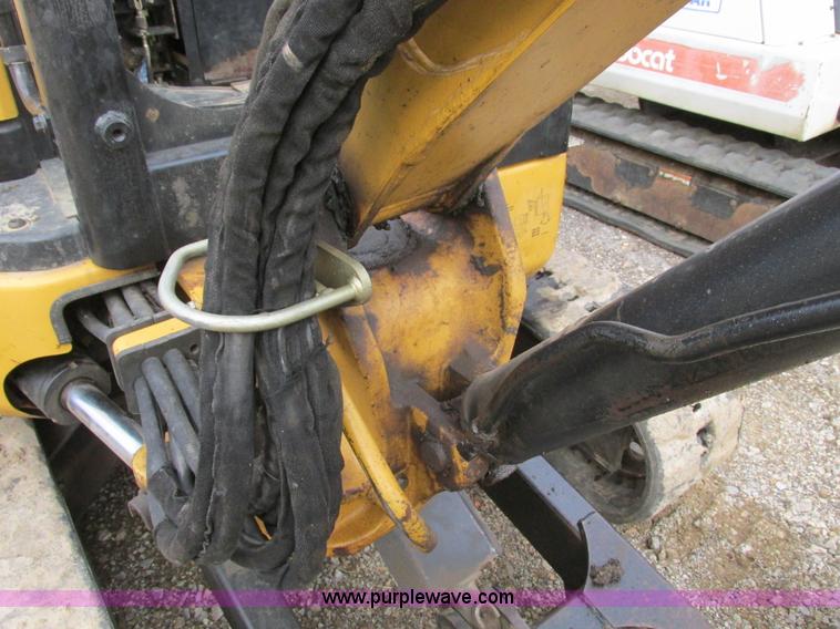 image for item F4280 2005 Caterpillar 303 CR mini excavator