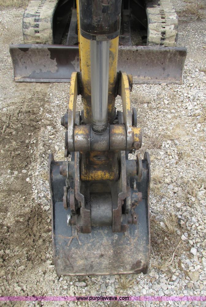 image for item F4280 2005 Caterpillar 303 CR mini excavator