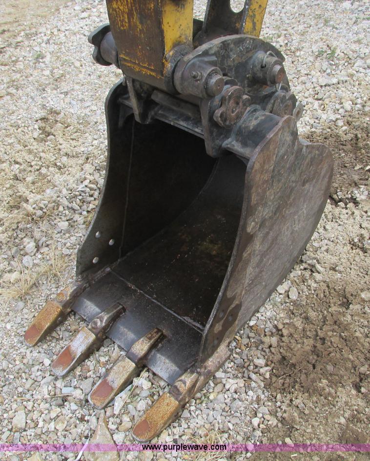 image for item F4280 2005 Caterpillar 303 CR mini excavator