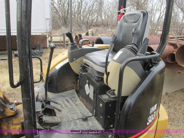 image for item F4280 2005 Caterpillar 303 CR mini excavator