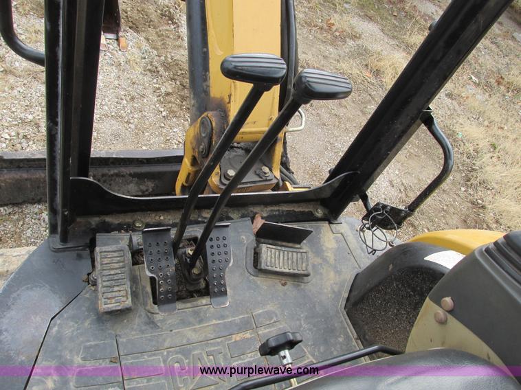 image for item F4280 2005 Caterpillar 303 CR mini excavator