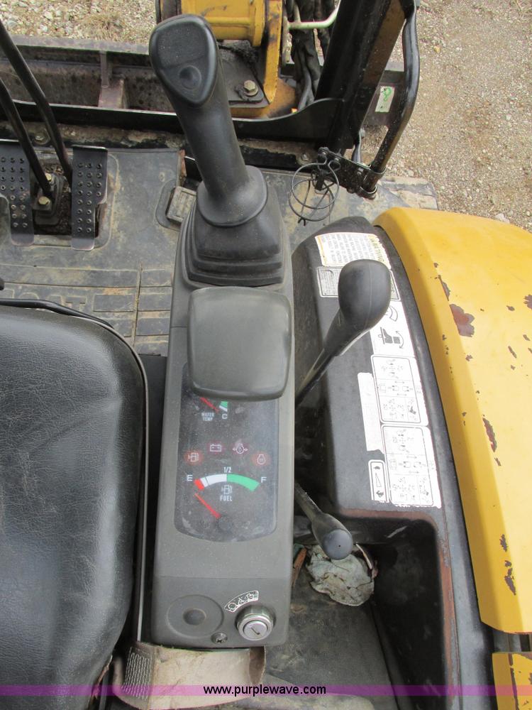 image for item F4280 2005 Caterpillar 303 CR mini excavator