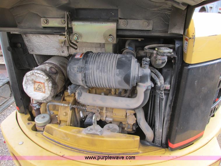 image for item F4280 2005 Caterpillar 303 CR mini excavator