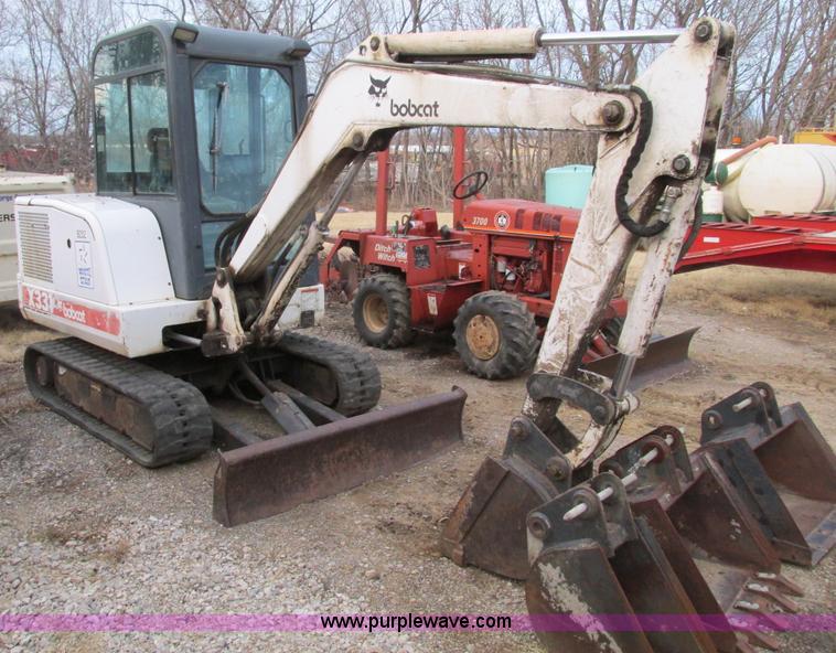 image for item F4281 1997 Bobcat X331 compact excavator