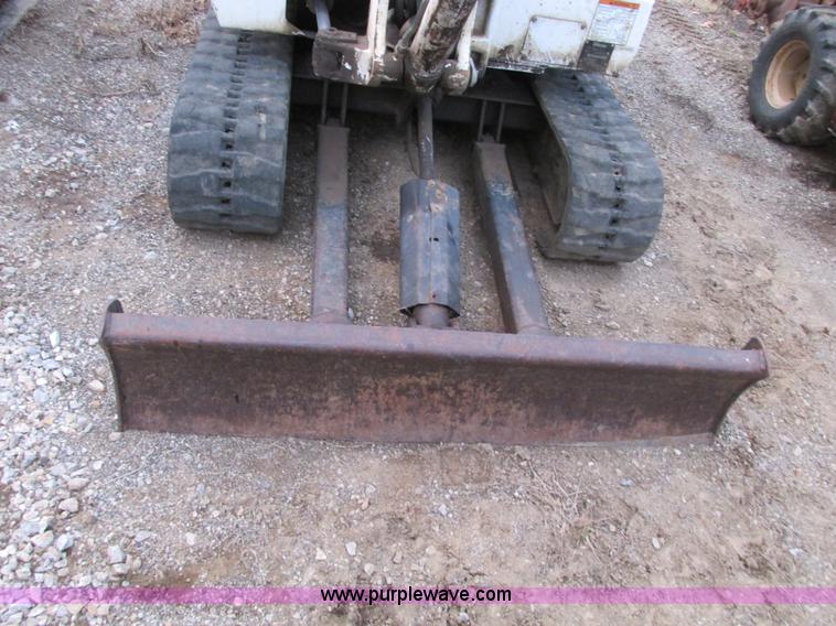 image for item F4281 1997 Bobcat X331 compact excavator