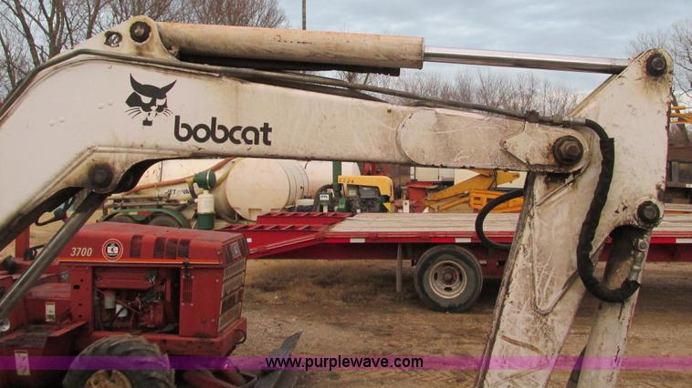 image for item F4281 1997 Bobcat X331 compact excavator