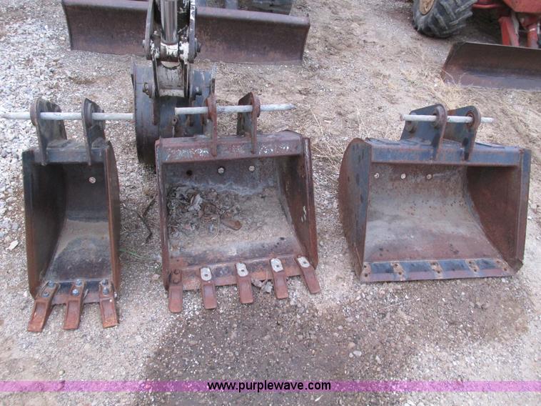 image for item F4281 1997 Bobcat X331 compact excavator