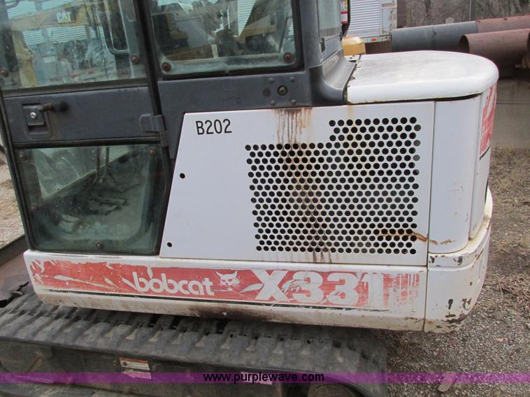 image for item F4281 1997 Bobcat X331 compact excavator