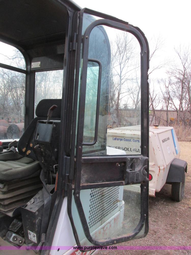 image for item F4281 1997 Bobcat X331 compact excavator
