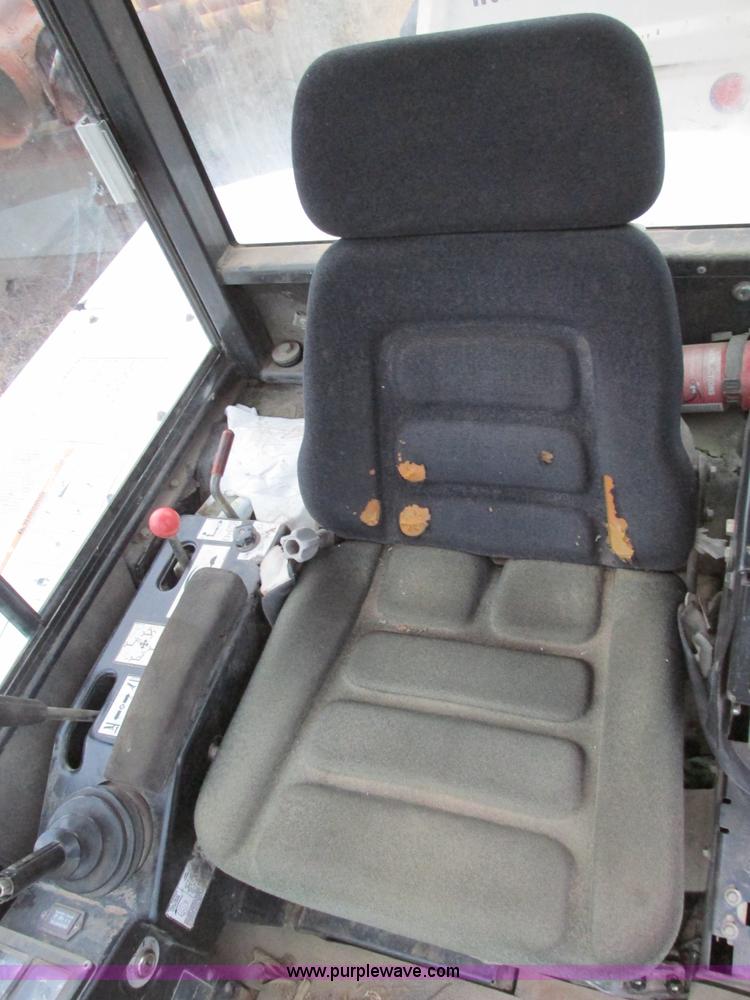 image for item F4281 1997 Bobcat X331 compact excavator