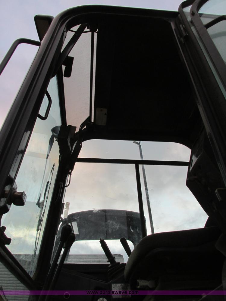 image for item F4281 1997 Bobcat X331 compact excavator