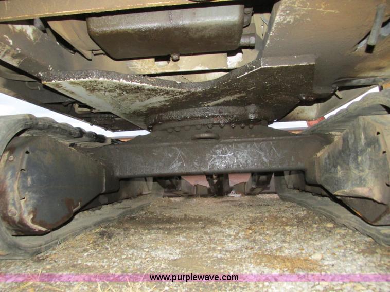 image for item F4281 1997 Bobcat X331 compact excavator