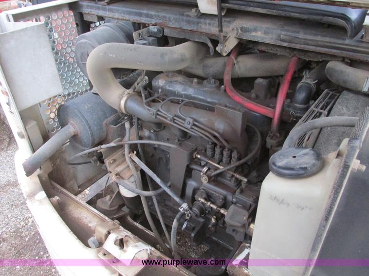 image for item F4281 1997 Bobcat X331 compact excavator