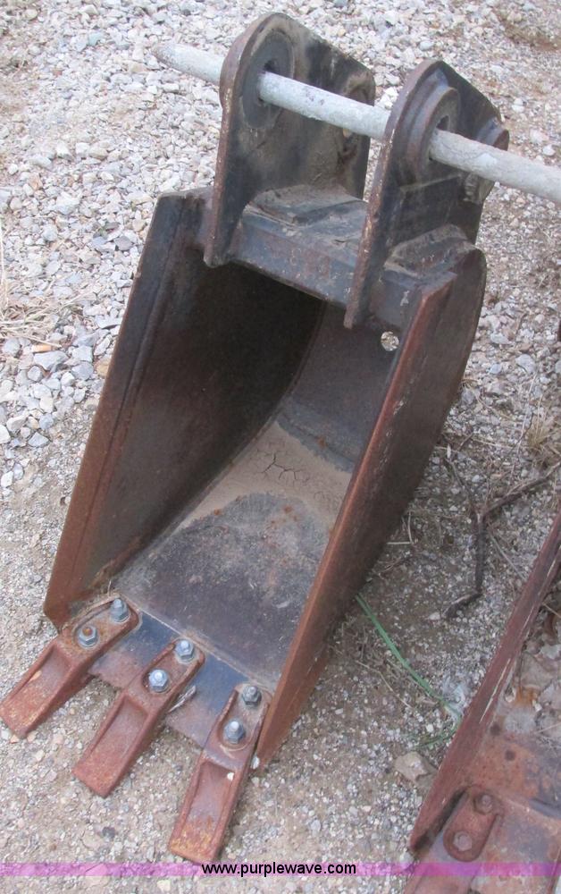 image for item F4281 1997 Bobcat X331 compact excavator