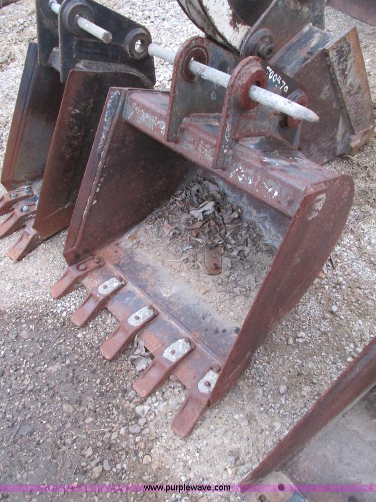 image for item F4281 1997 Bobcat X331 compact excavator