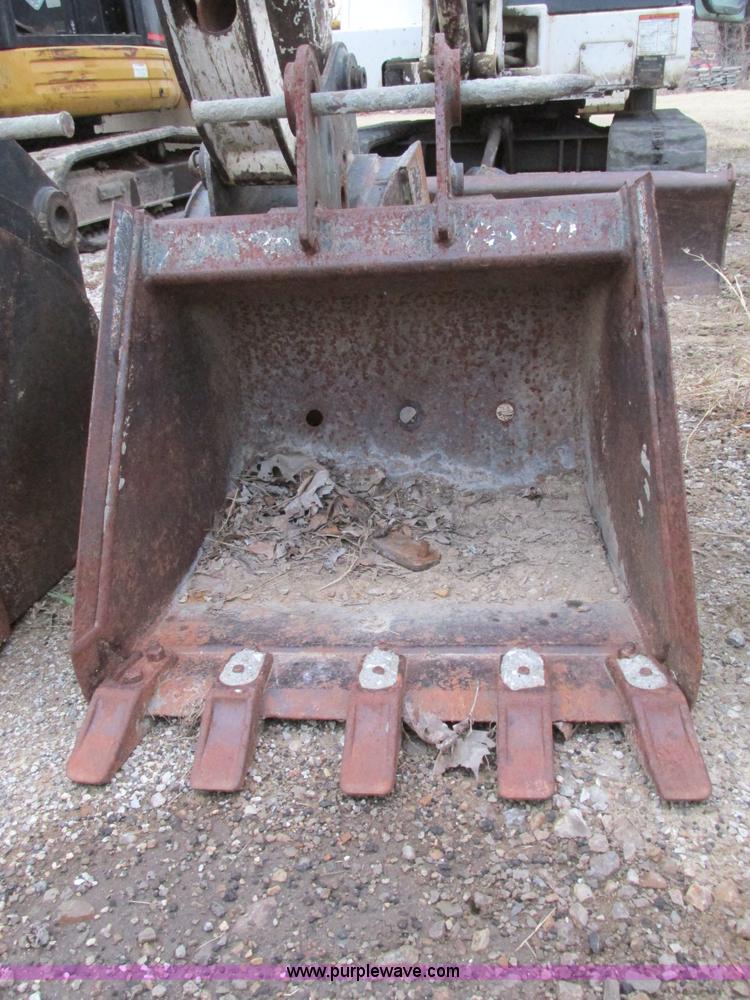 image for item F4281 1997 Bobcat X331 compact excavator