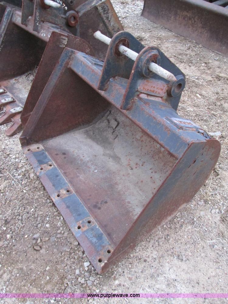 image for item F4281 1997 Bobcat X331 compact excavator