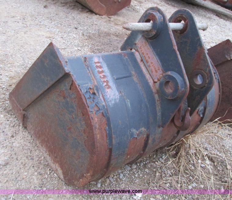 image for item F4281 1997 Bobcat X331 compact excavator