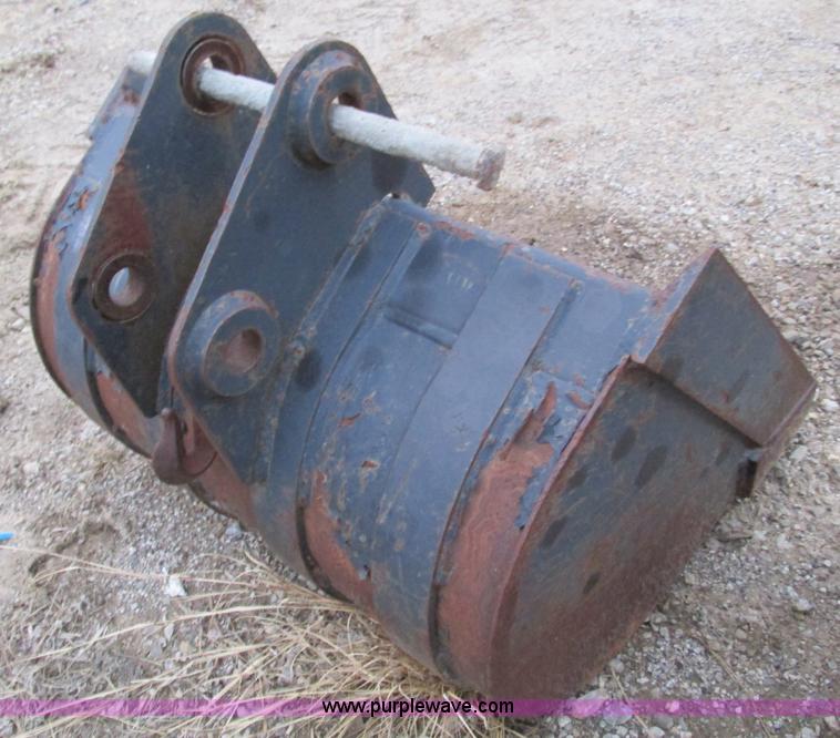 image for item F4281 1997 Bobcat X331 compact excavator