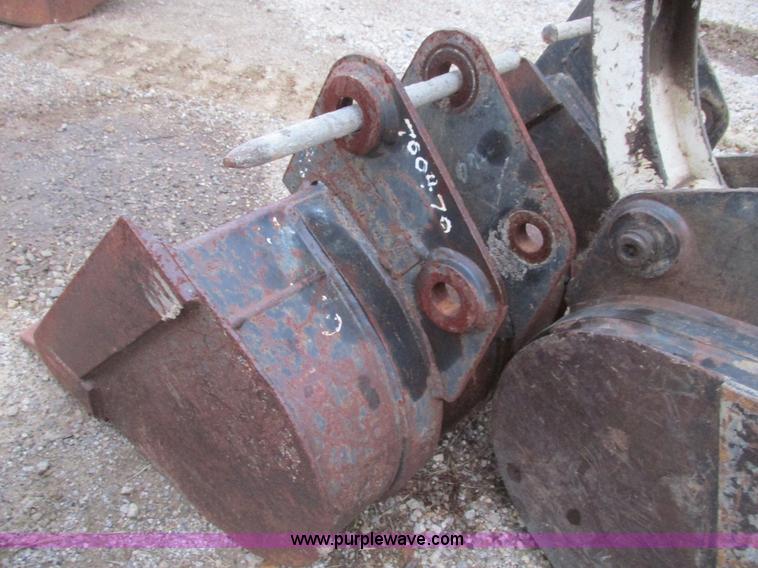 image for item F4281 1997 Bobcat X331 compact excavator