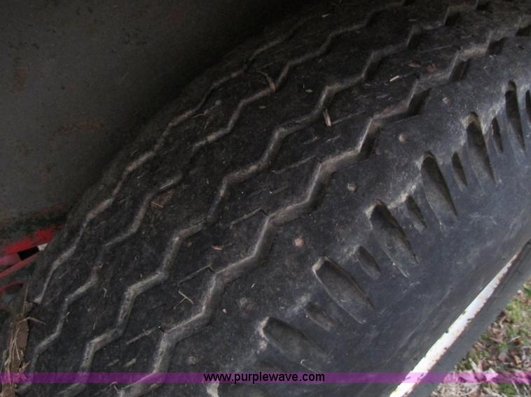 image for item F4282 1981 13' tandem axle trailer