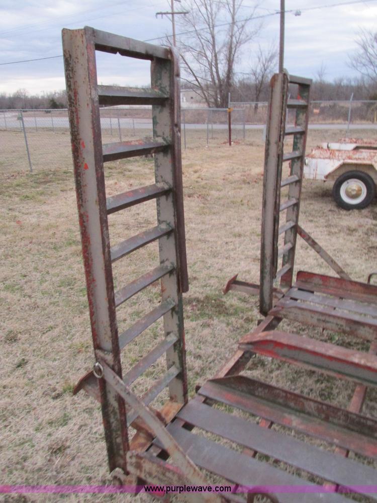 image for item F4282 1981 13' tandem axle trailer