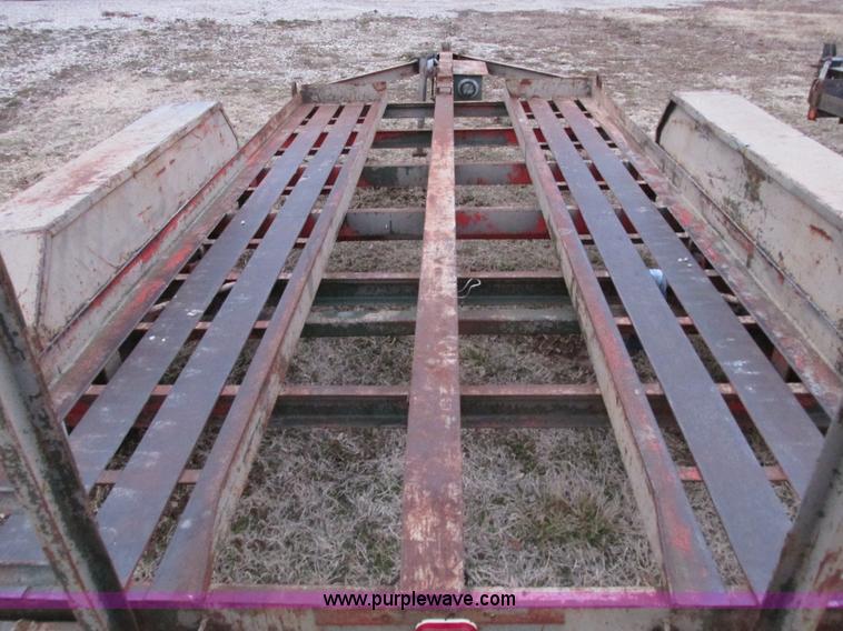 image for item F4282 1981 13' tandem axle trailer