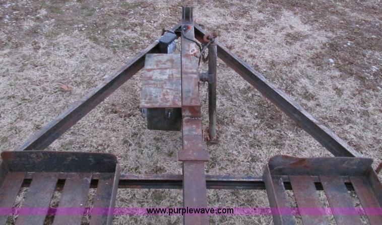 image for item F4283 1977 13' tandem axle trailer