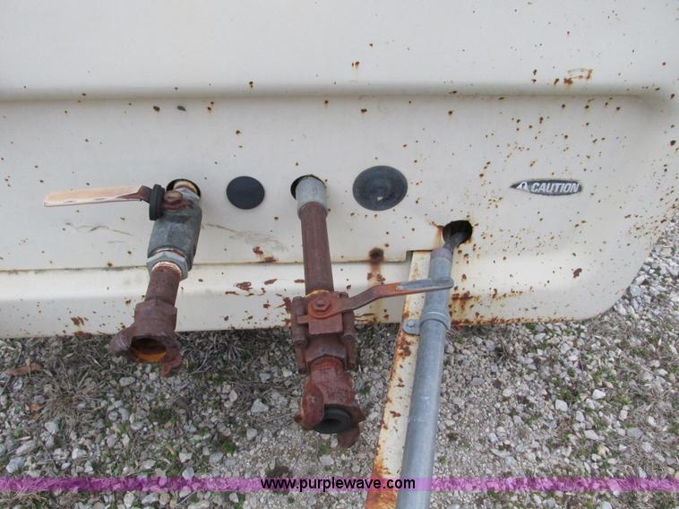 image for item F4285 1986