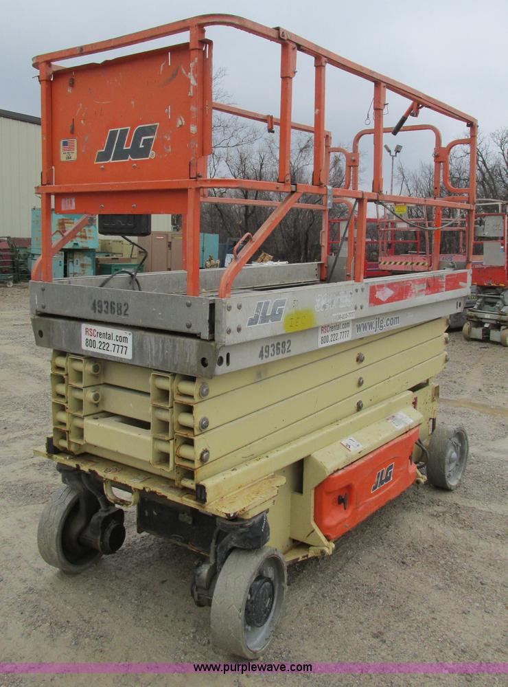 image for item F4286 JLG 3246ES scissor lift