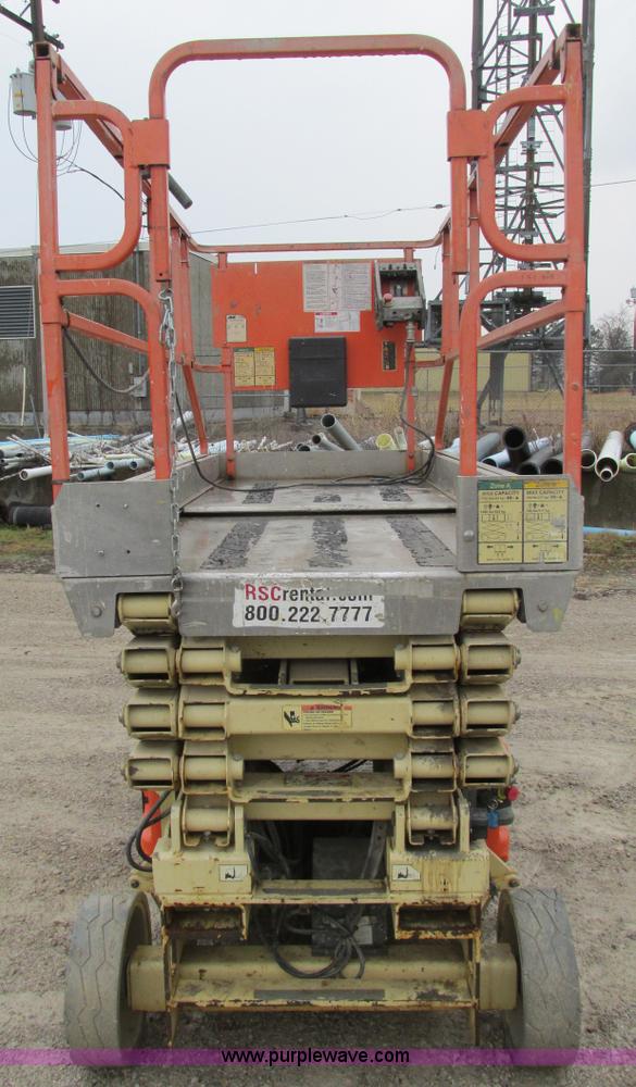 image for item F4286 JLG 3246ES scissor lift