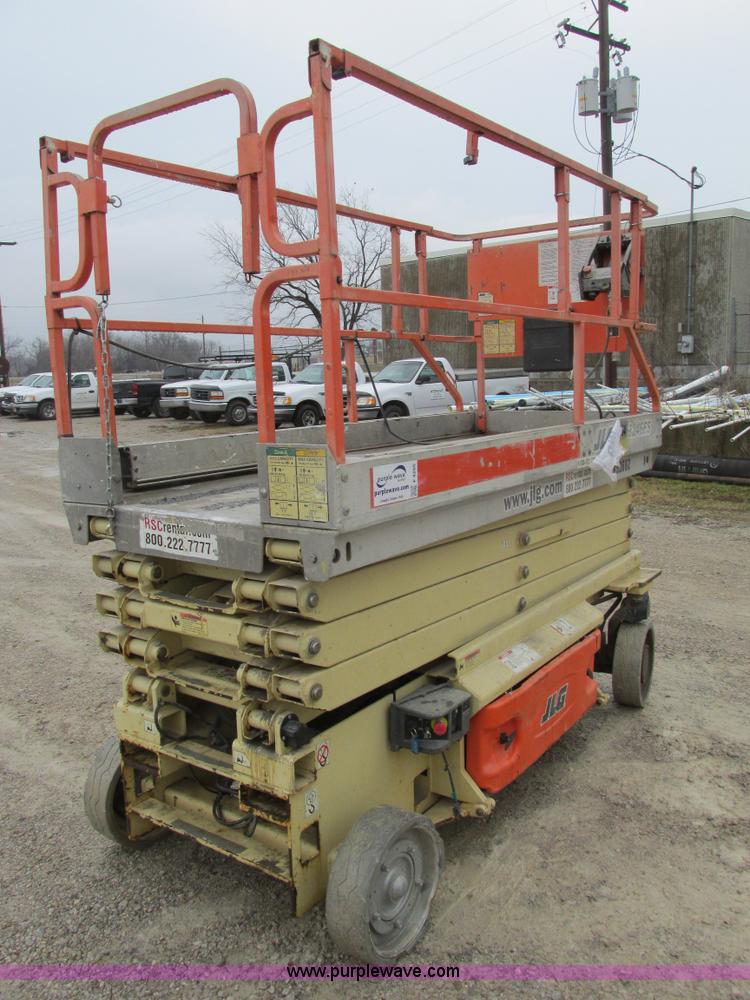 image for item F4286 JLG 3246ES scissor lift