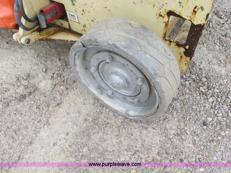 image for item F4286 JLG 3246ES scissor lift