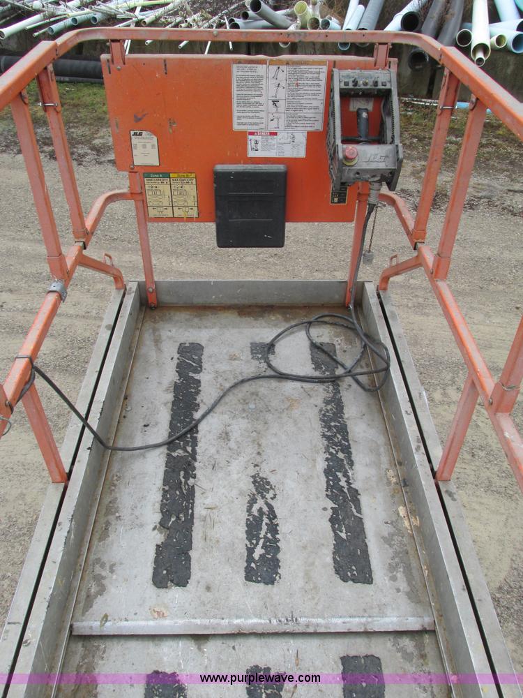 image for item F4286 JLG 3246ES scissor lift