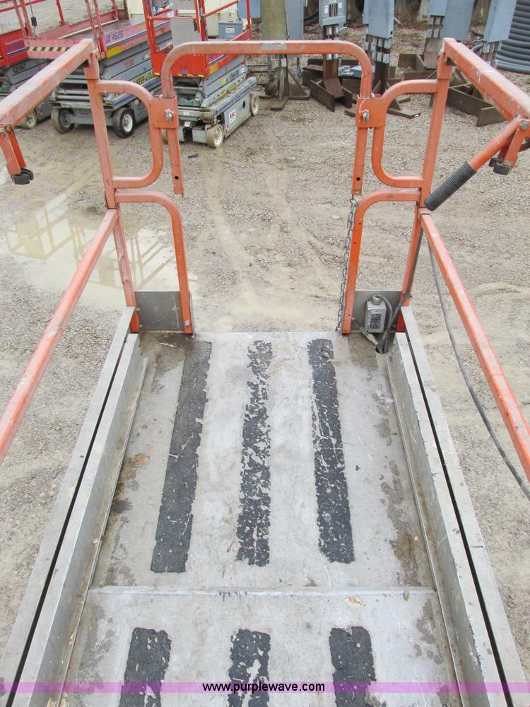 image for item F4286 JLG 3246ES scissor lift