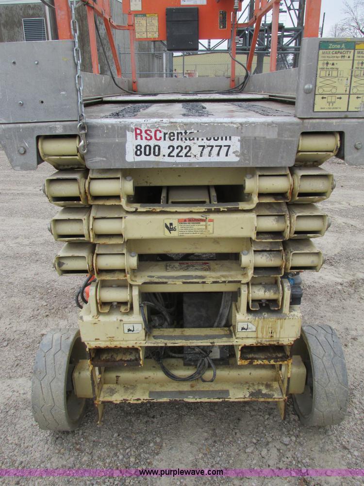 image for item F4286 JLG 3246ES scissor lift