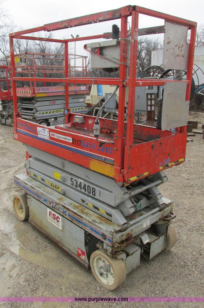 image for item F4287 Skyjack SJ111 3219 scissor lift