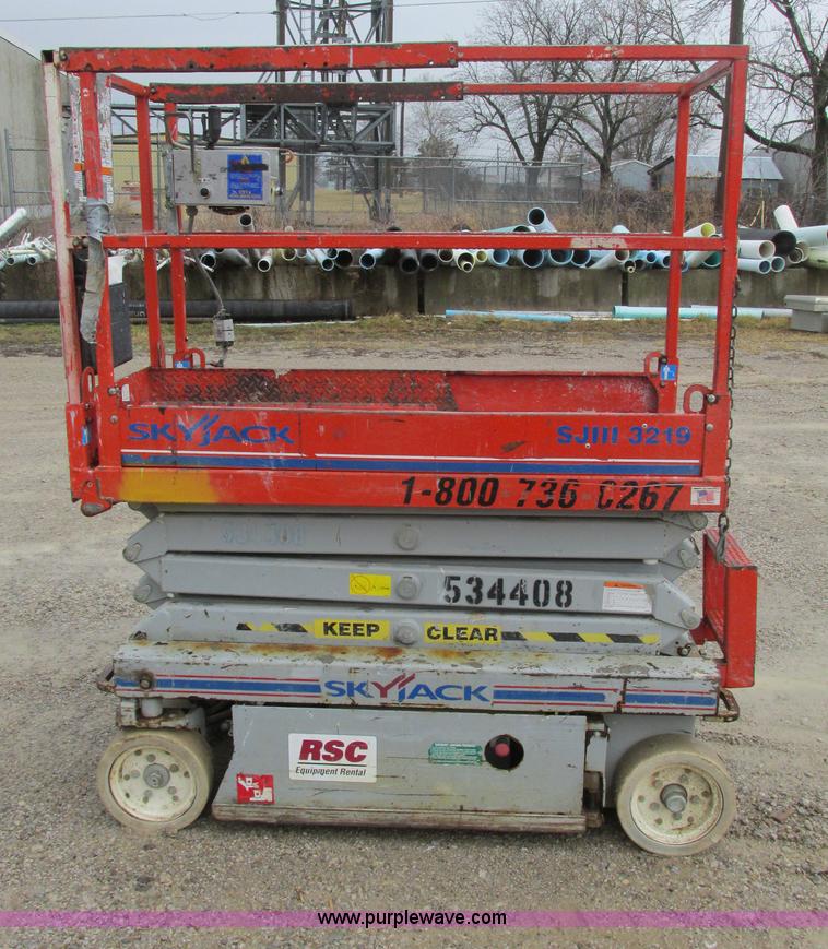 image for item F4287 Skyjack SJ111 3219 scissor lift