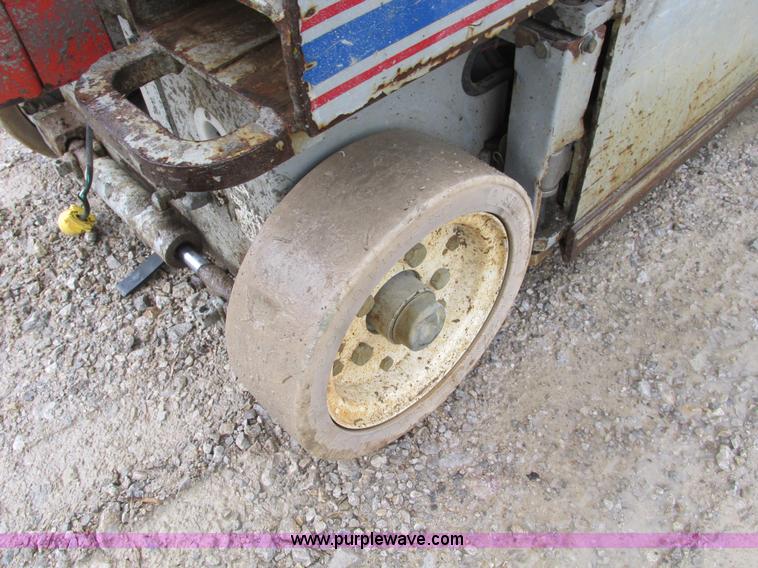 image for item F4287 Skyjack SJ111 3219 scissor lift