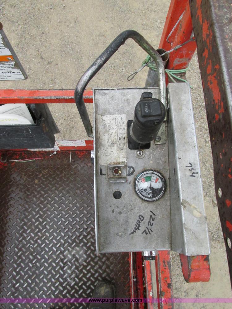 image for item F4287 Skyjack SJ111 3219 scissor lift