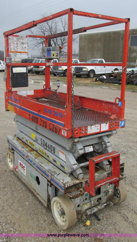 image for item F4287 Skyjack SJ111 3219 scissor lift