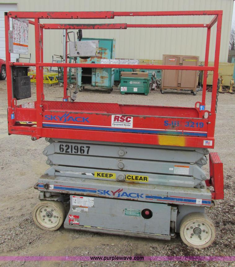 image for item F4288 Skyjack SJ111 3219 scissor lift