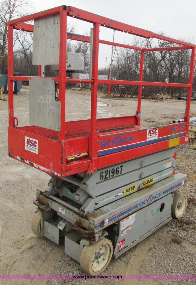 image for item F4288 Skyjack SJ111 3219 scissor lift