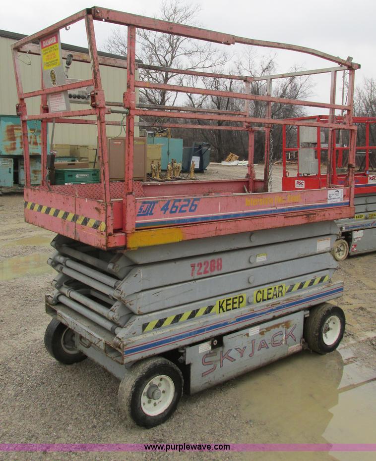 image for item F4289 1995 Skyjack SJ4626 scissor lift