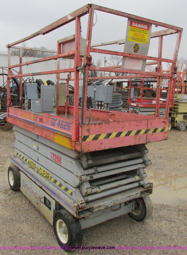 image for item F4289 1995 Skyjack SJ4626 scissor lift