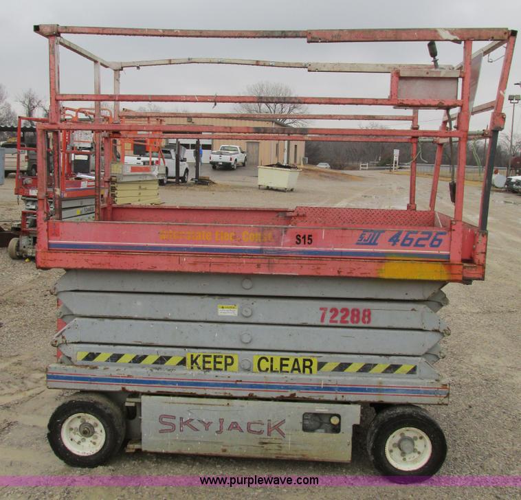 image for item F4289 1995 Skyjack SJ4626 scissor lift